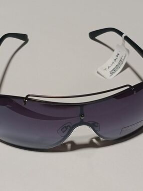 Tahari Shield Sunglasses in Gradient Purple New With Tag UNISEX